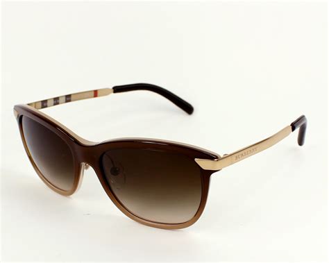 Lunettes de Soleil Burberry .